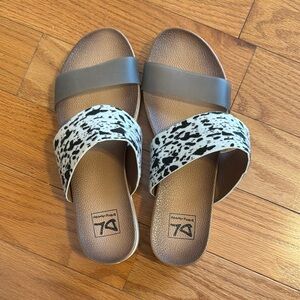 Dirty Laundry Brown and Black Sandals with Cushioned Footbed